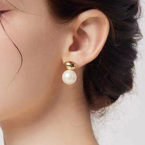 Geometric pearl earrings